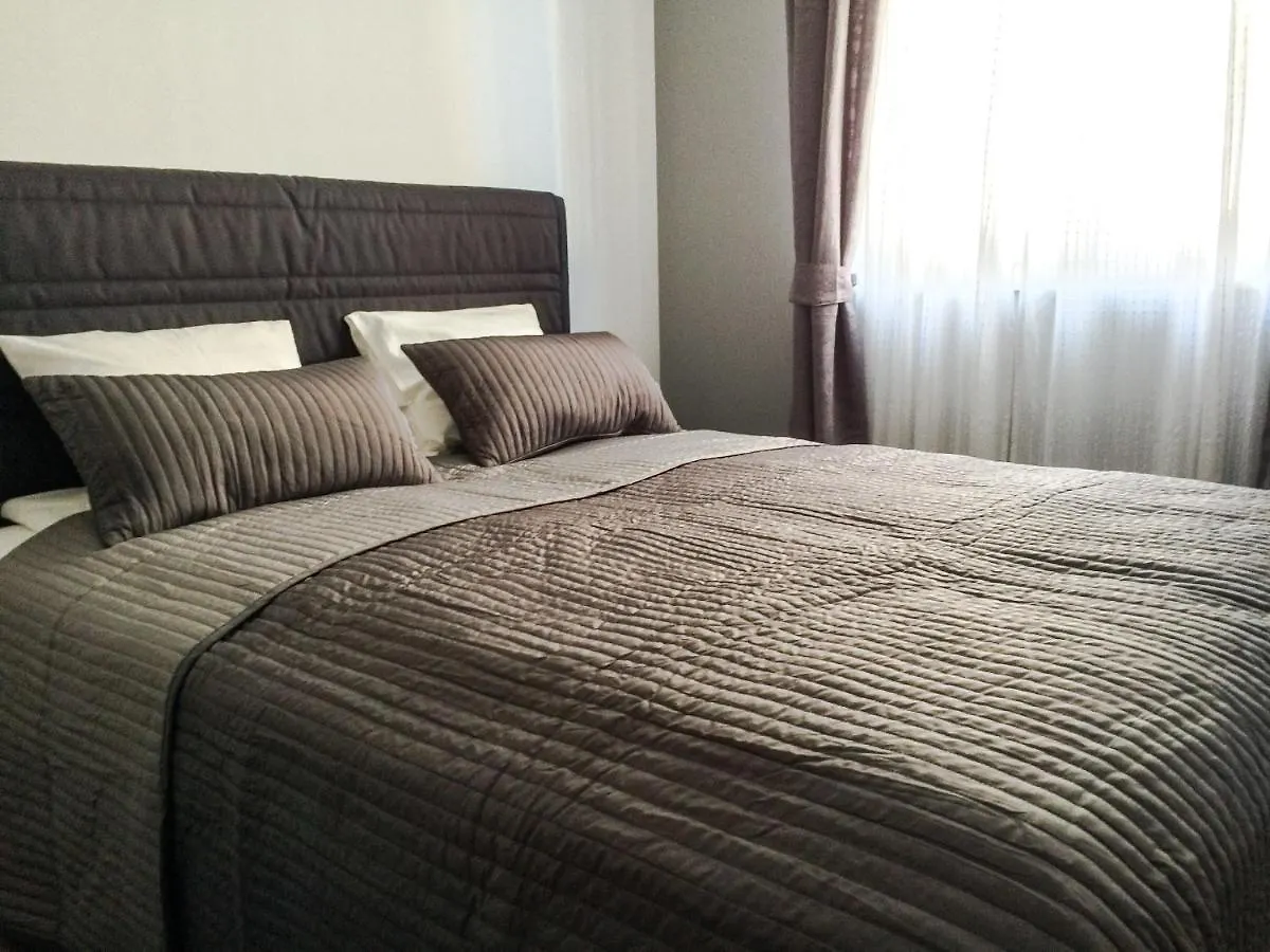 Nav Apartments سبليت
