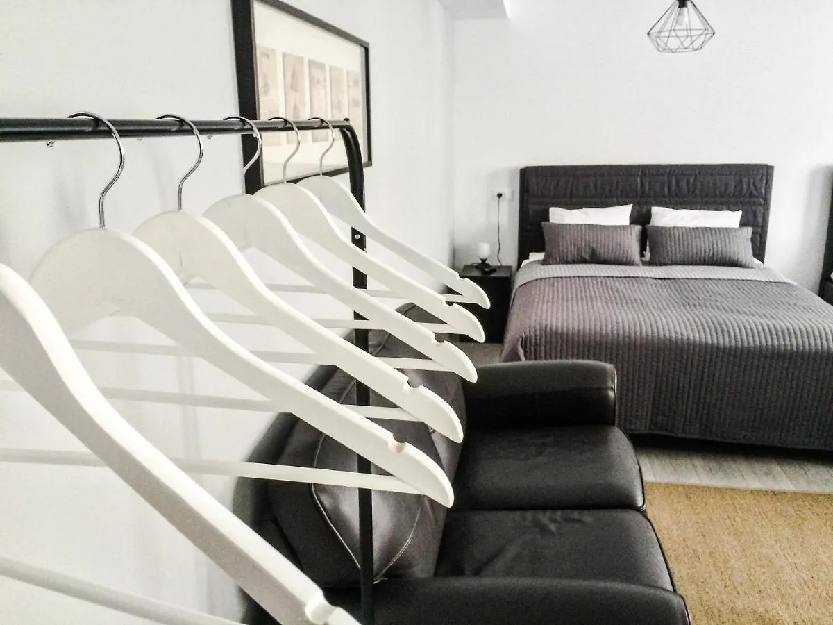 Nav Apartments Split 0*,